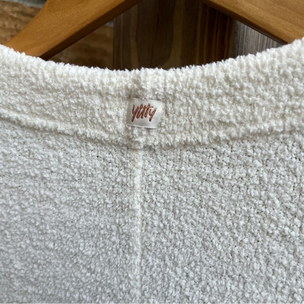 YITTY Cream Fleece Robe - Picture 6 of 6